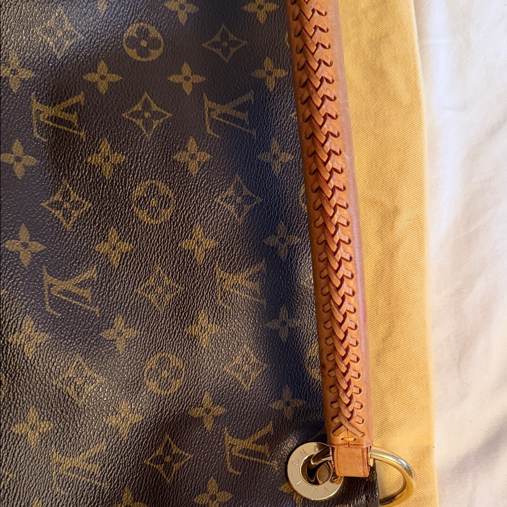 Louis Vuitton Monogram Canvas Detail - Brown with Gold Hardware - Picture 8 of 16